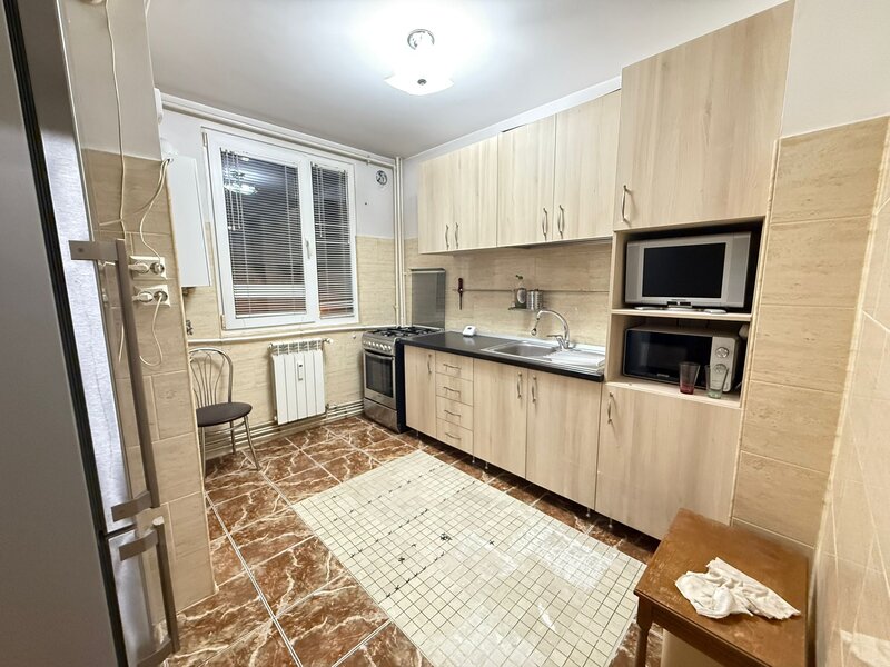 Drumul Taberei, metrou V. Ialomitei, dec., et. 1/4, cu centrala, mobilat,