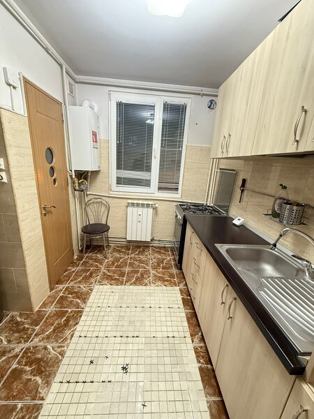 Drumul Taberei, metrou V. Ialomitei, dec., et. 1/4, cu centrala, mobilat,